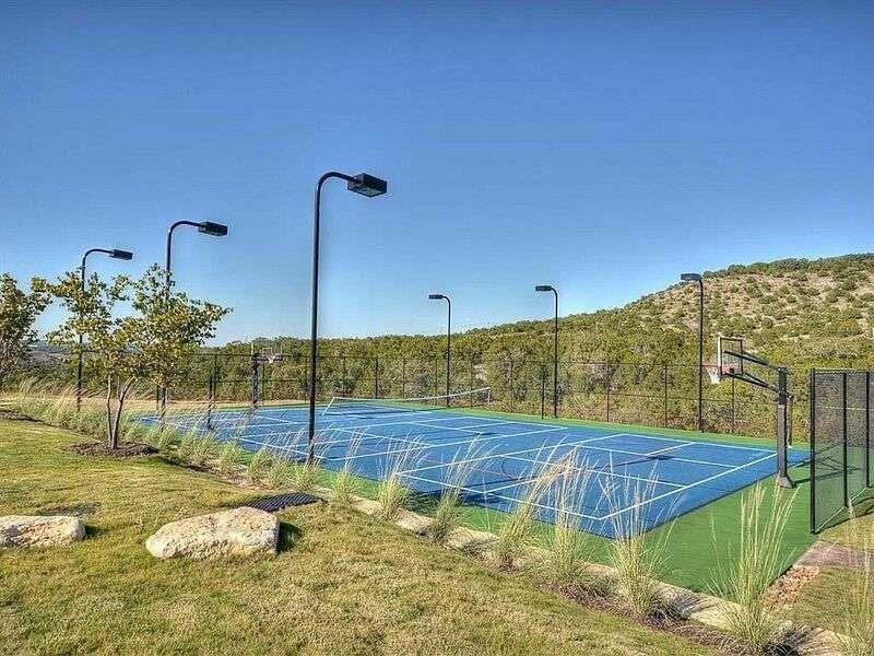 6825 Empresa Dr, Austin, TX 78738