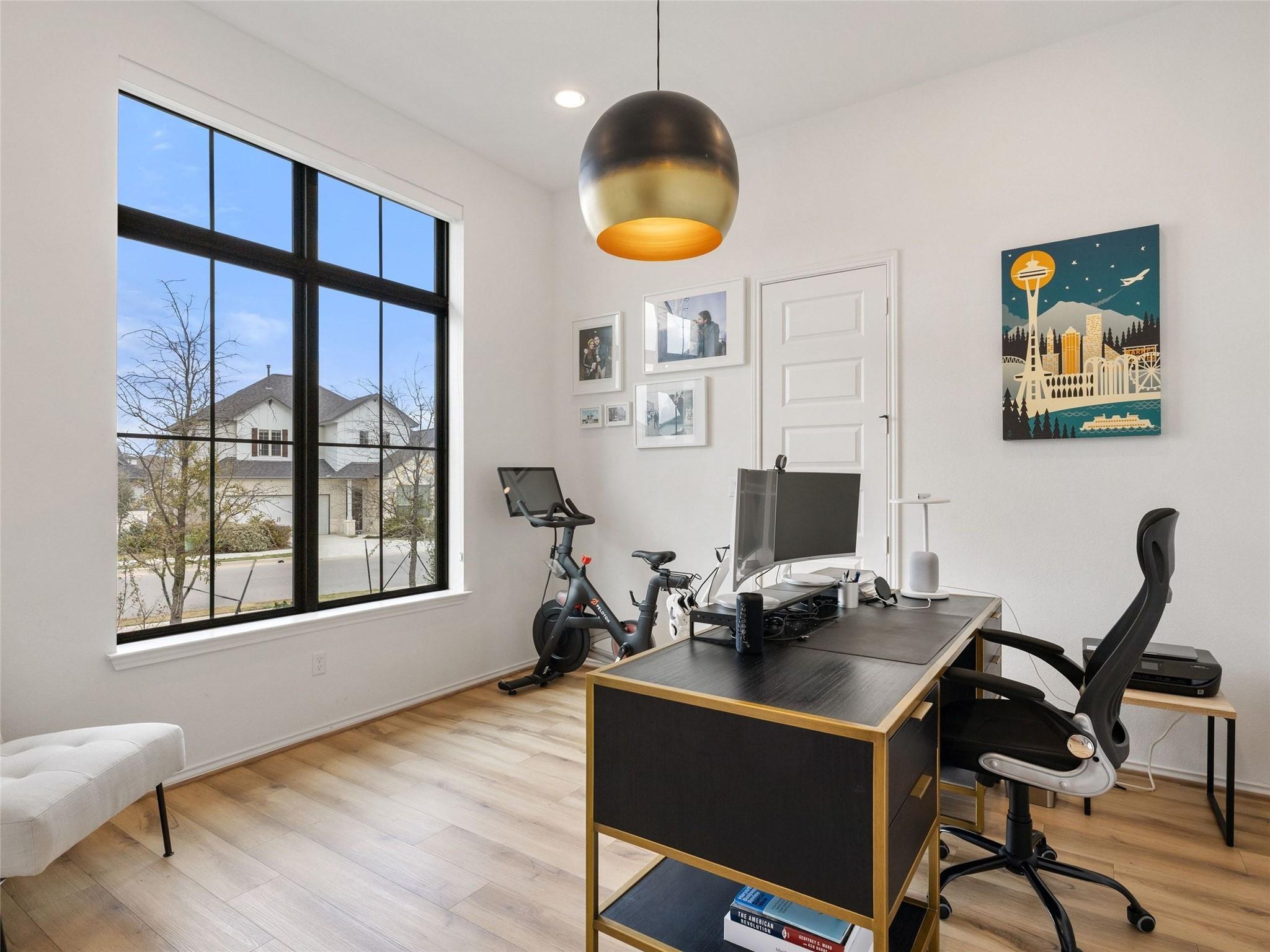 6825 Empresa Dr, Austin, TX 78738