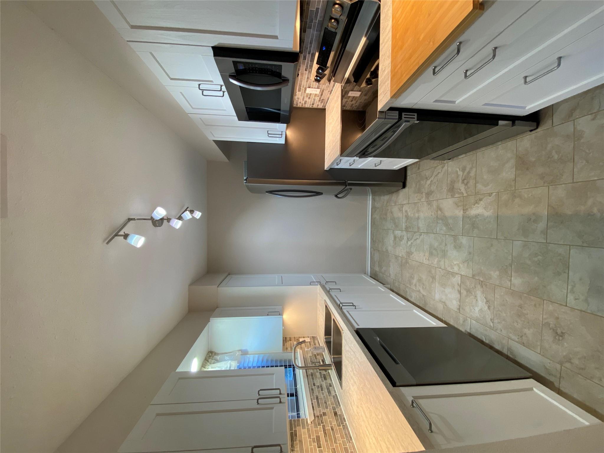 1202 Thorpe Ln # 305, San Marcos, TX 78666