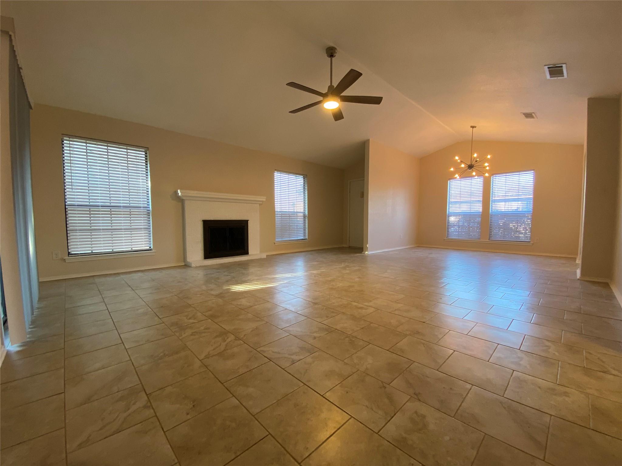 1202 Thorpe Ln # 305, San Marcos, TX 78666