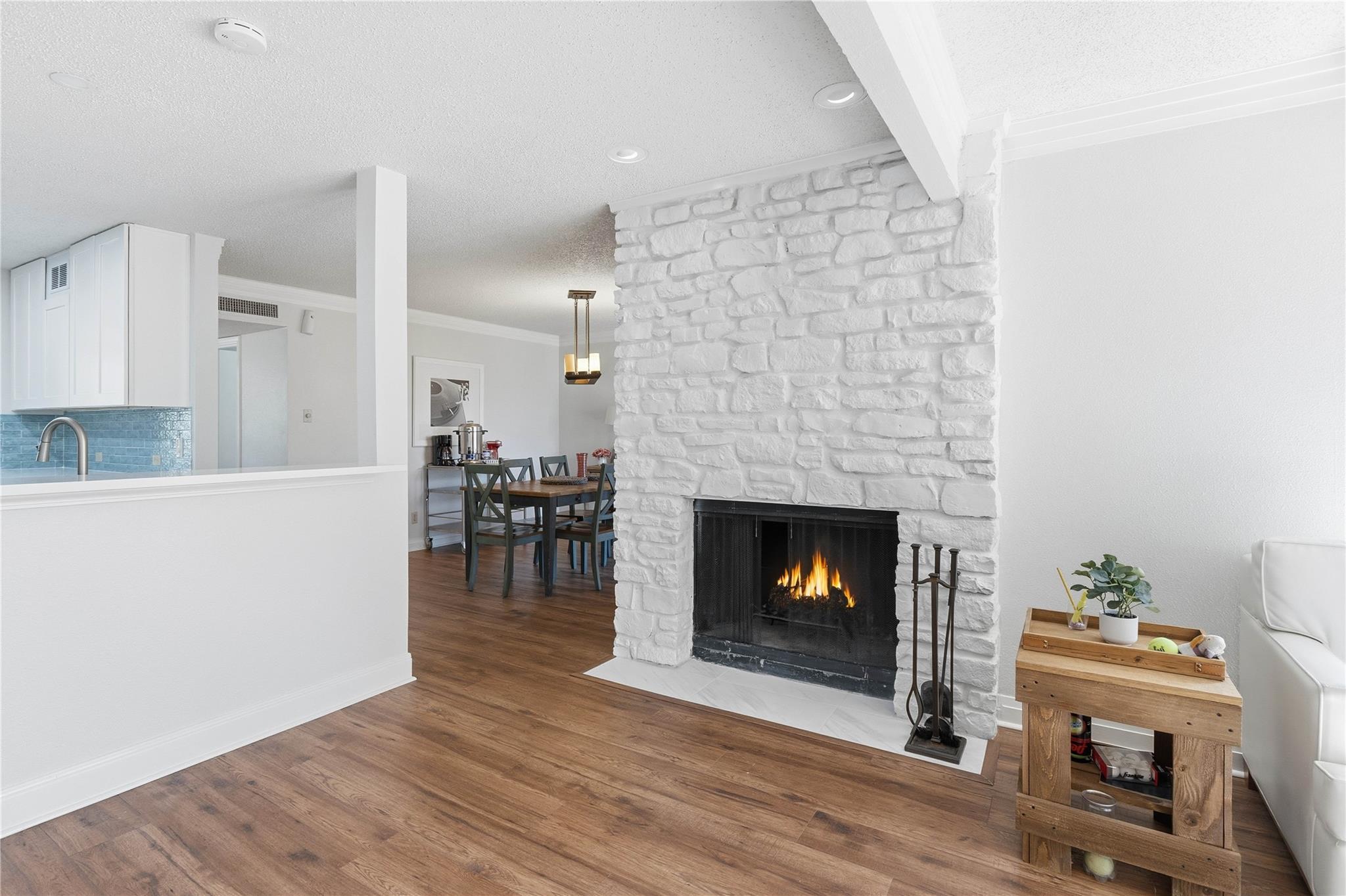 113 World Of Tennis Sq, Lakeway, TX 78738