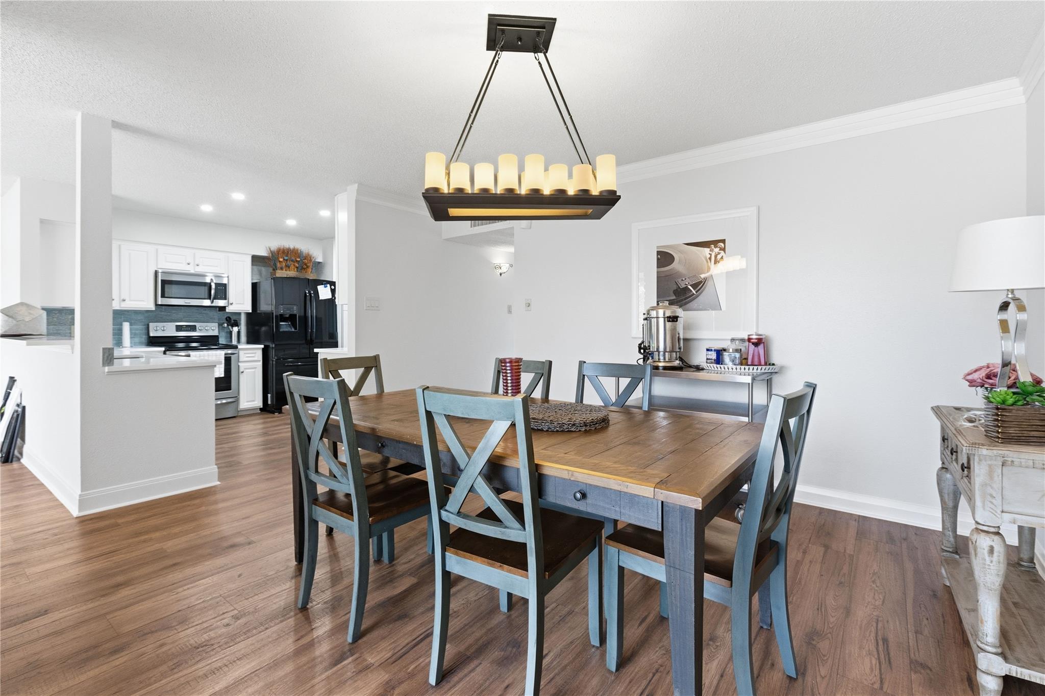 113 World Of Tennis Sq, Lakeway, TX 78738