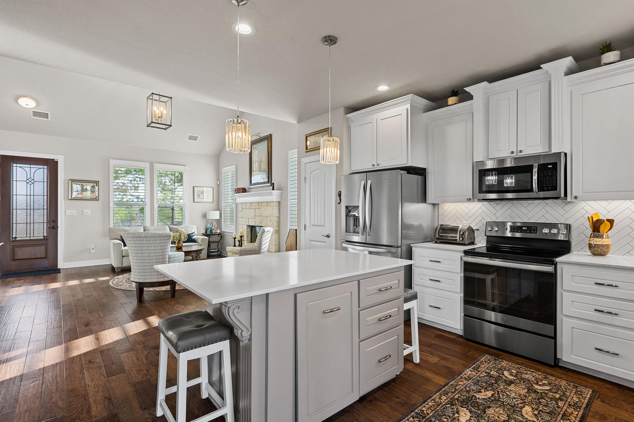 180 River Forest Dr, Bastrop, TX 78602