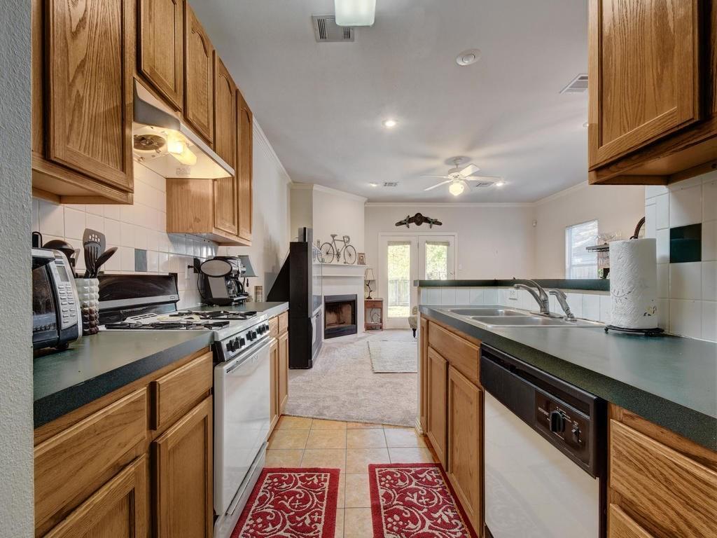 609 E 49th St # B, Austin, TX 78751