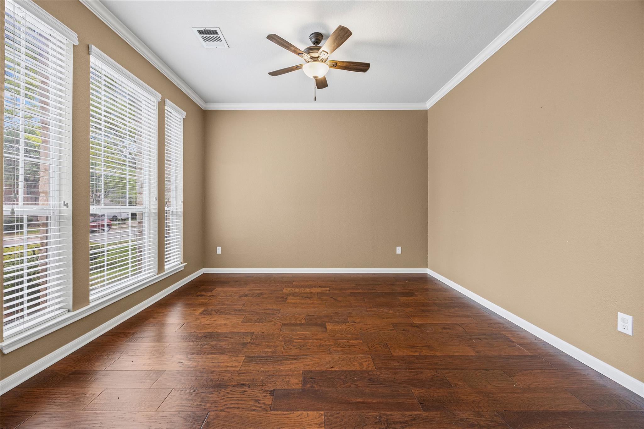 16902 Brewer Blackbird Dr, Pflugerville, TX 78660