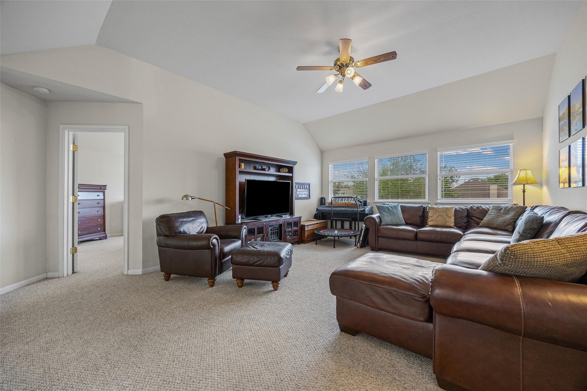 16902 Brewer Blackbird Dr, Pflugerville, TX 78660