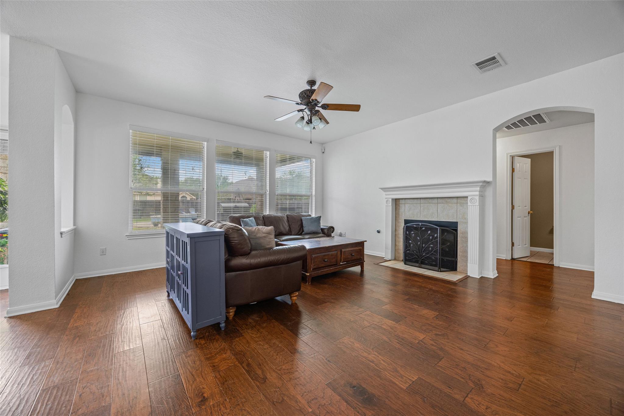 16902 Brewer Blackbird Dr, Pflugerville, TX 78660