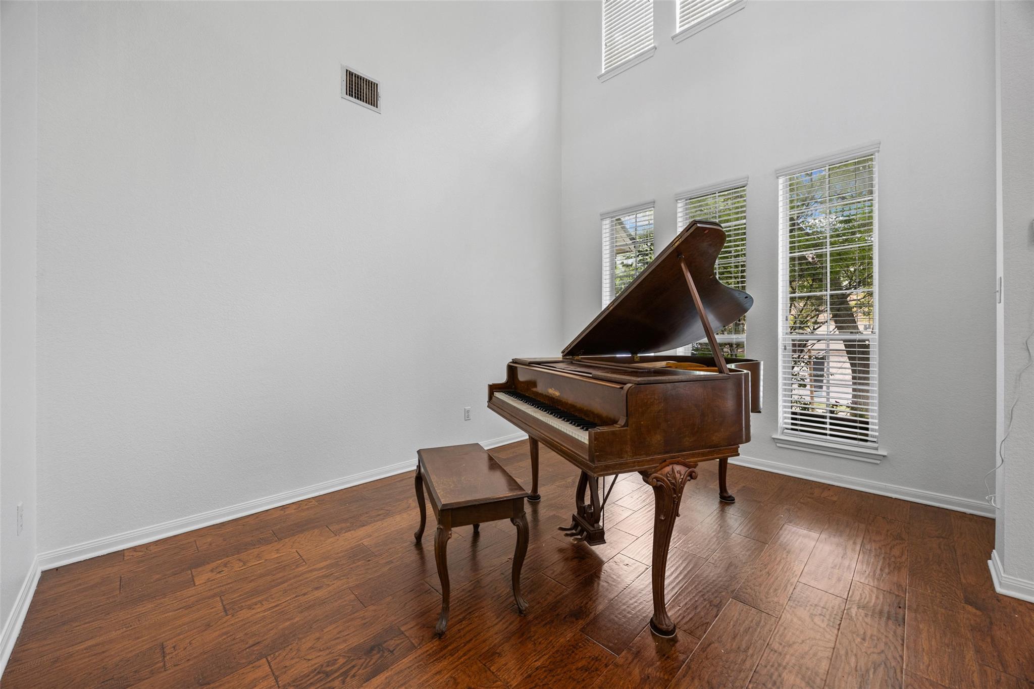 16902 Brewer Blackbird Dr, Pflugerville, TX 78660