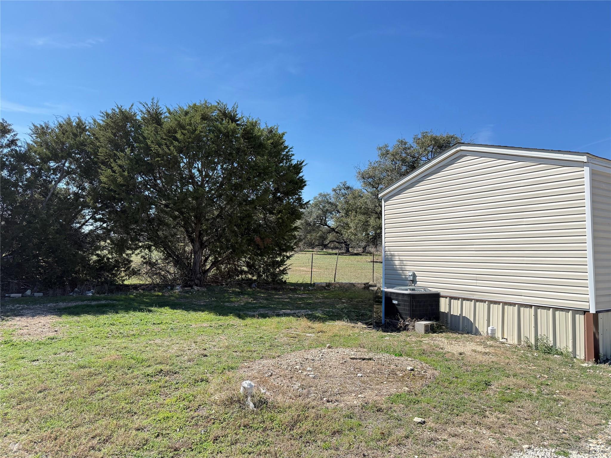 954 Phillip Ln, Liberty Hill, TX 78642