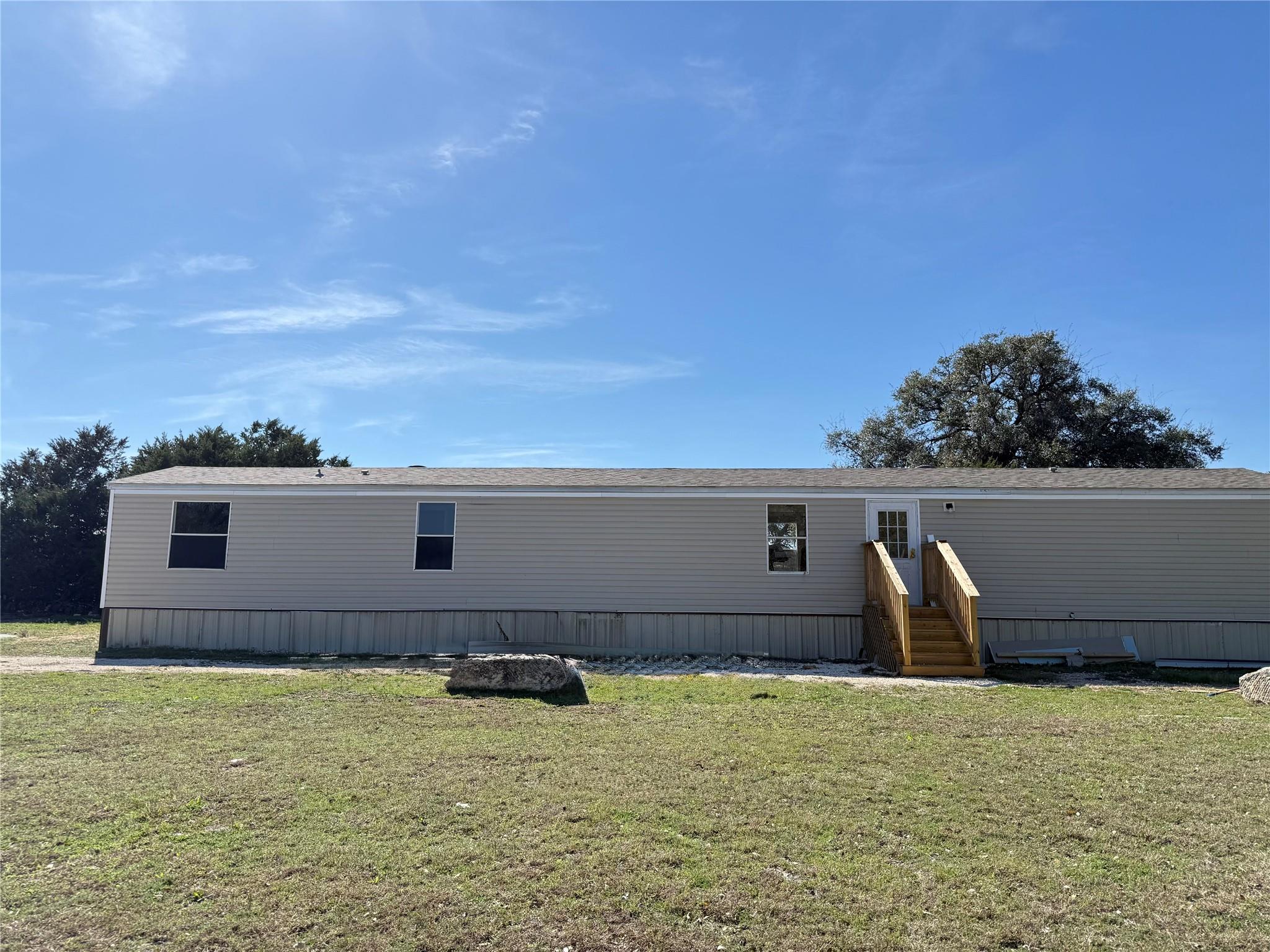 954 Phillip Ln, Liberty Hill, TX 78642