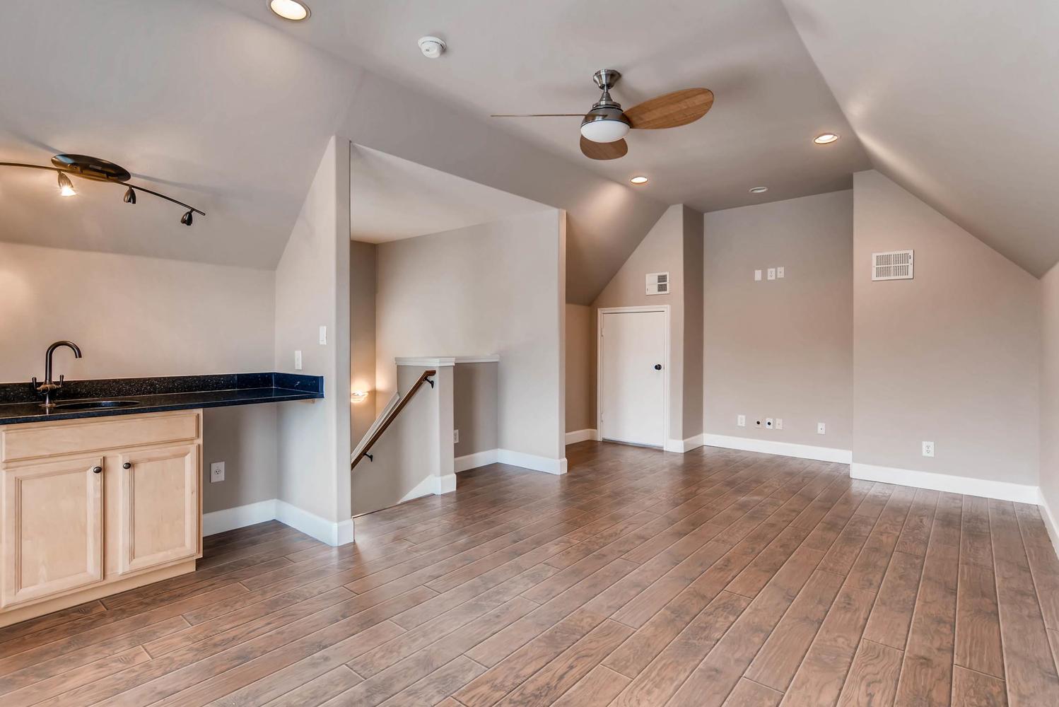 906 Juniper St, Austin, TX 78702