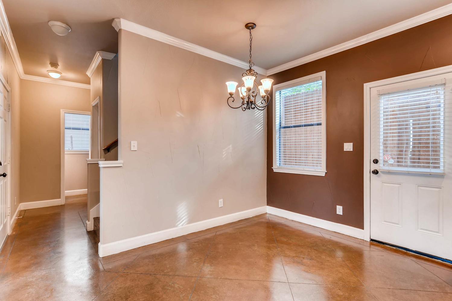 906 Juniper St, Austin, TX 78702