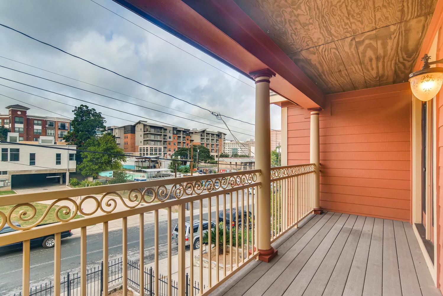 906 Juniper St, Austin, TX 78702