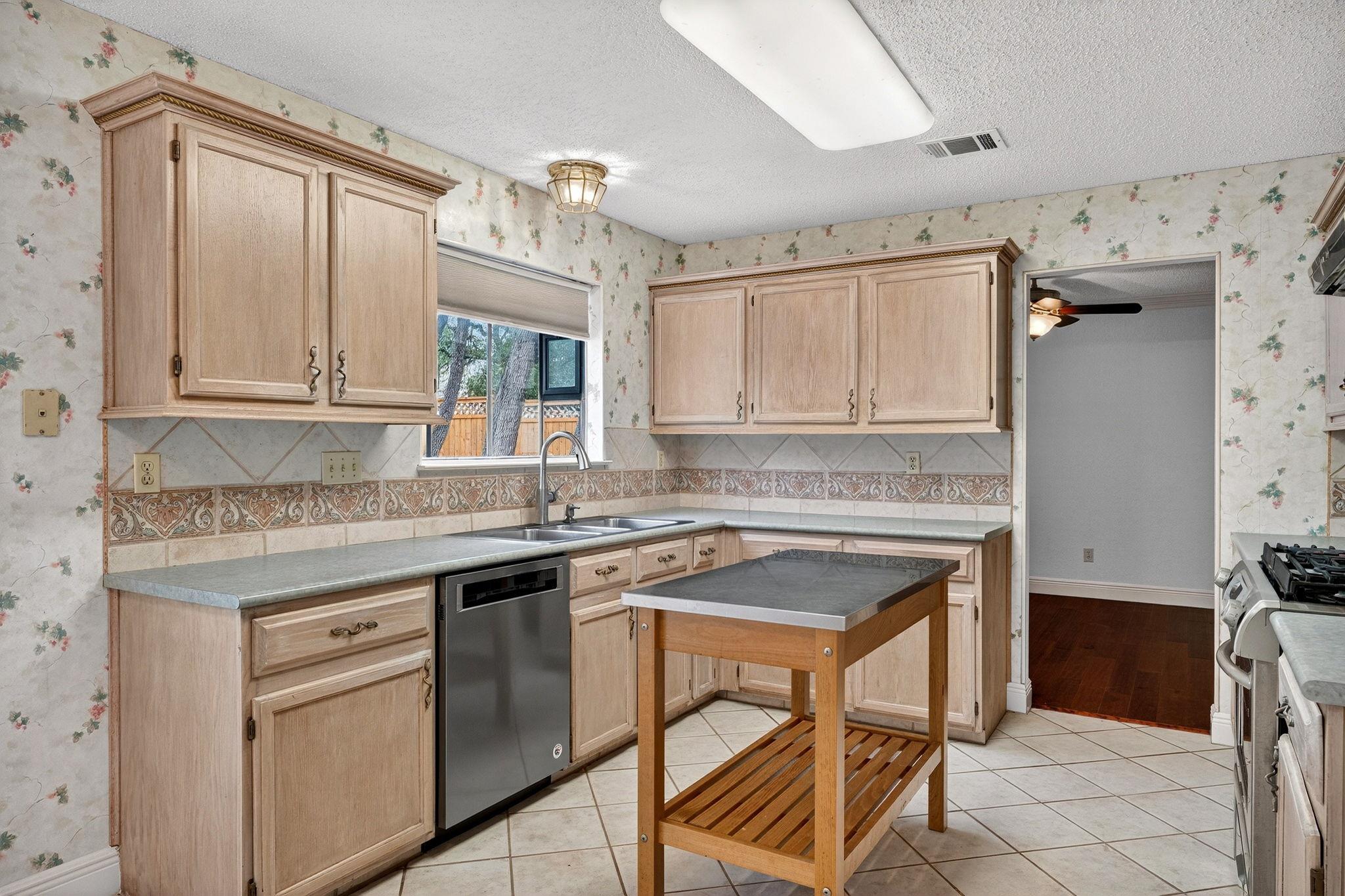 1607 Garnaas Dr, Austin, TX 78758