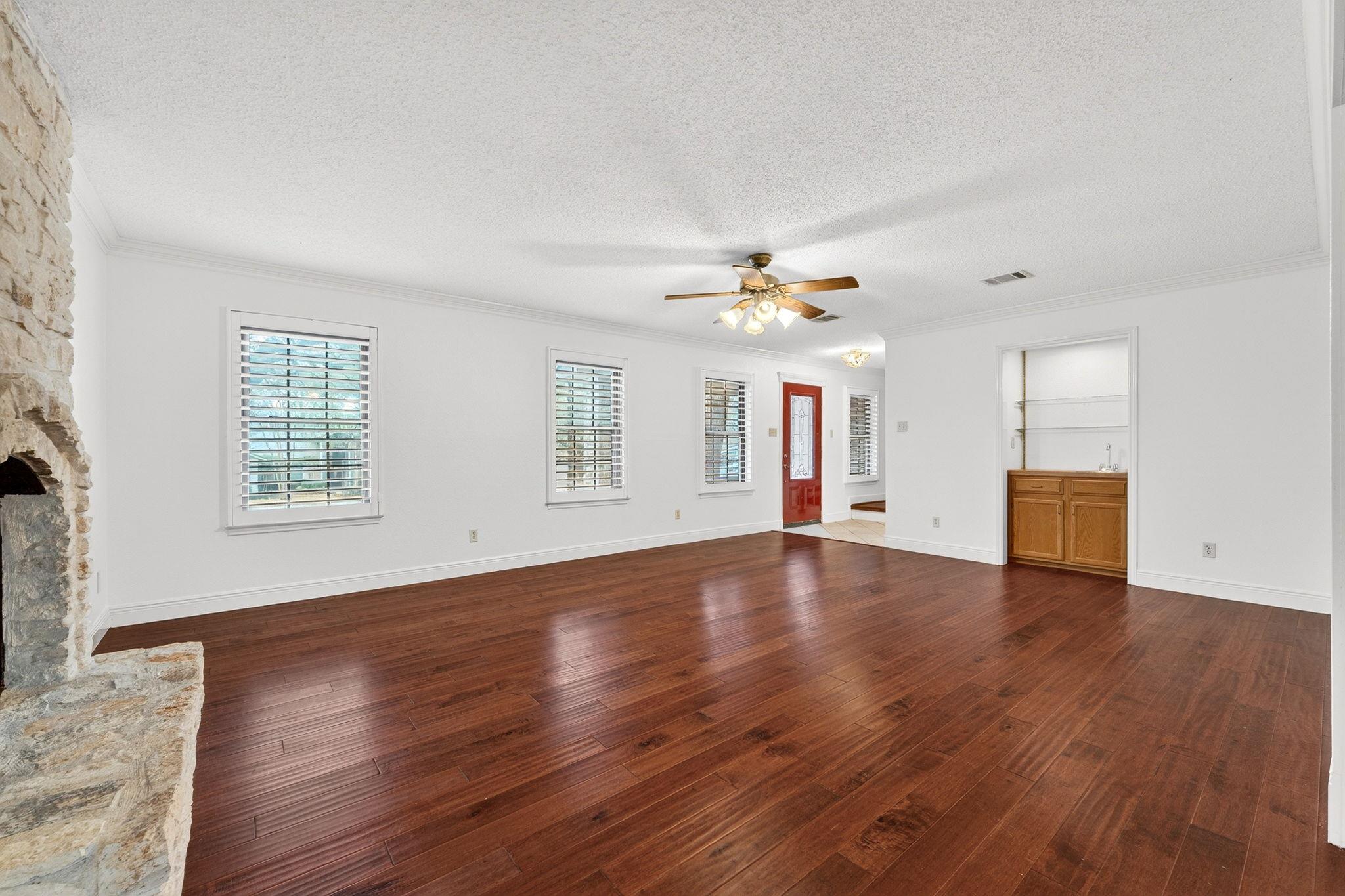 1607 Garnaas Dr, Austin, TX 78758