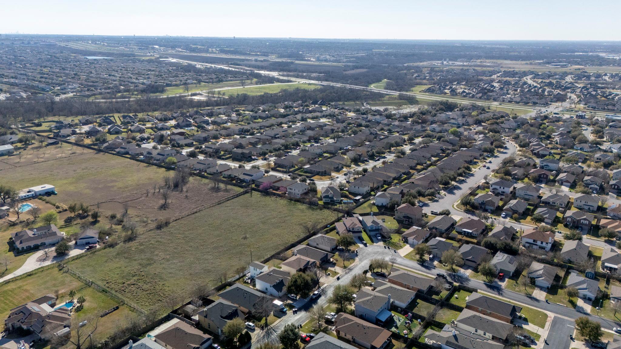 238 Wells Bnd, Hutto, TX 78634