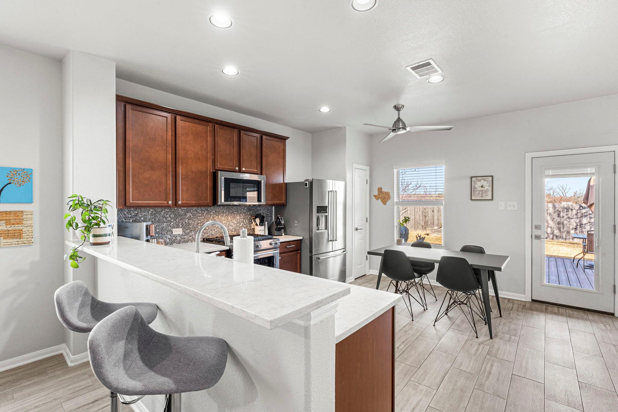 238 Wells Bnd, Hutto, TX 78634