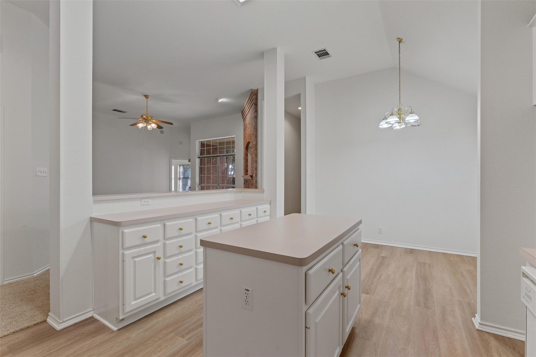 5009 Flaming Oak Cv, Austin, TX 78749