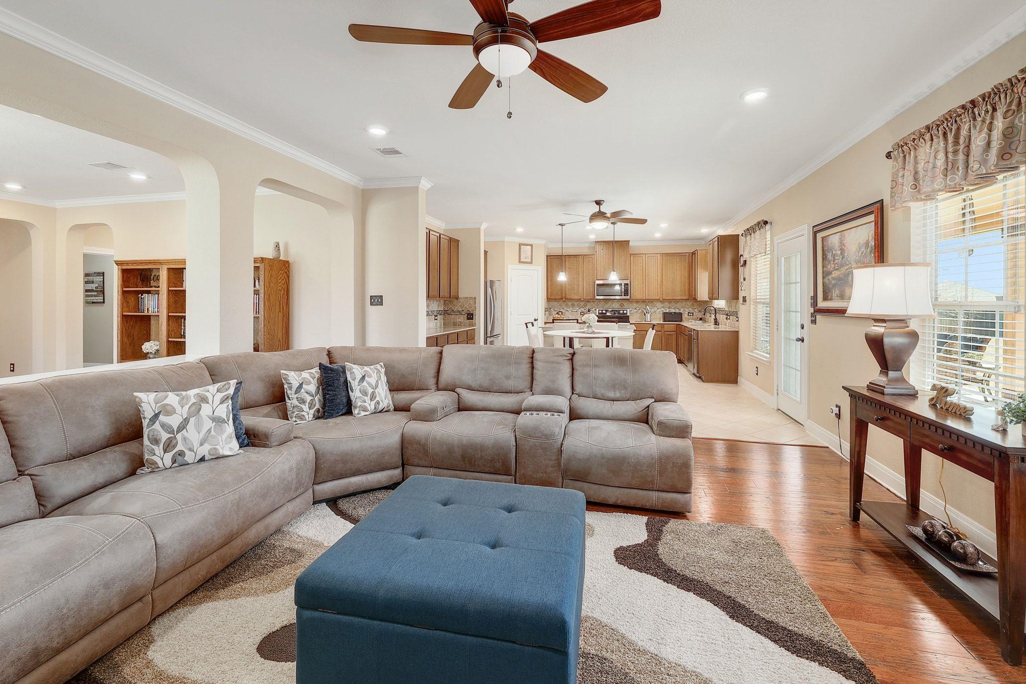 646 Landon Samuel Loop, Pflugerville, TX 78660