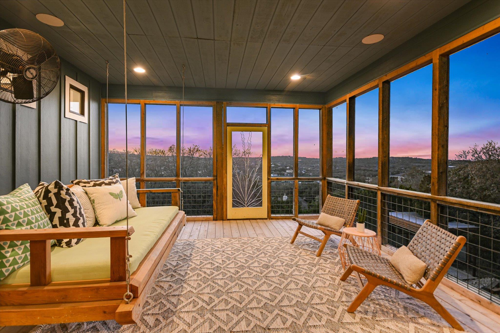 211 Ronay Dr, Spicewood, TX 78669