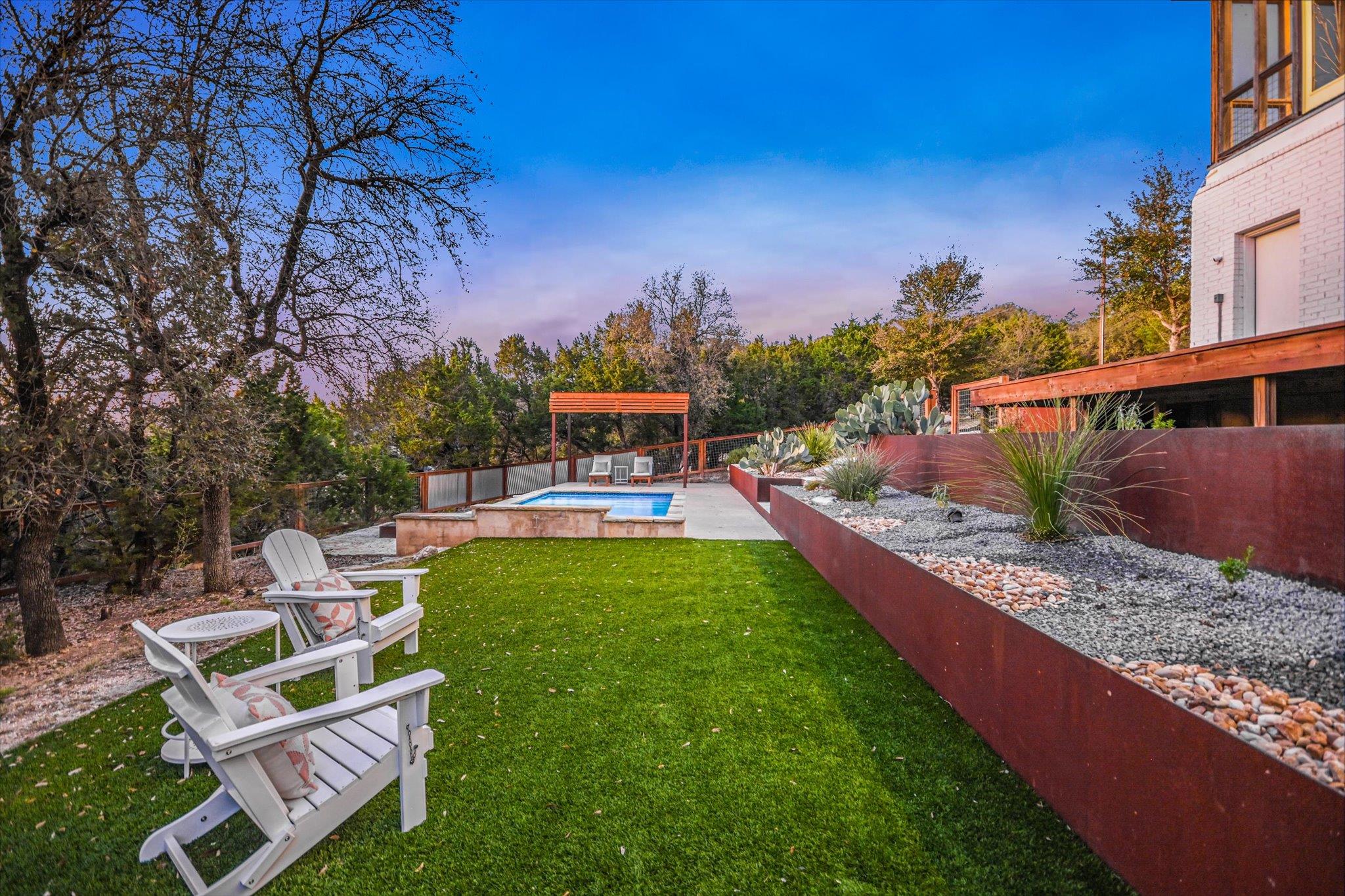 211 Ronay Dr, Spicewood, TX 78669