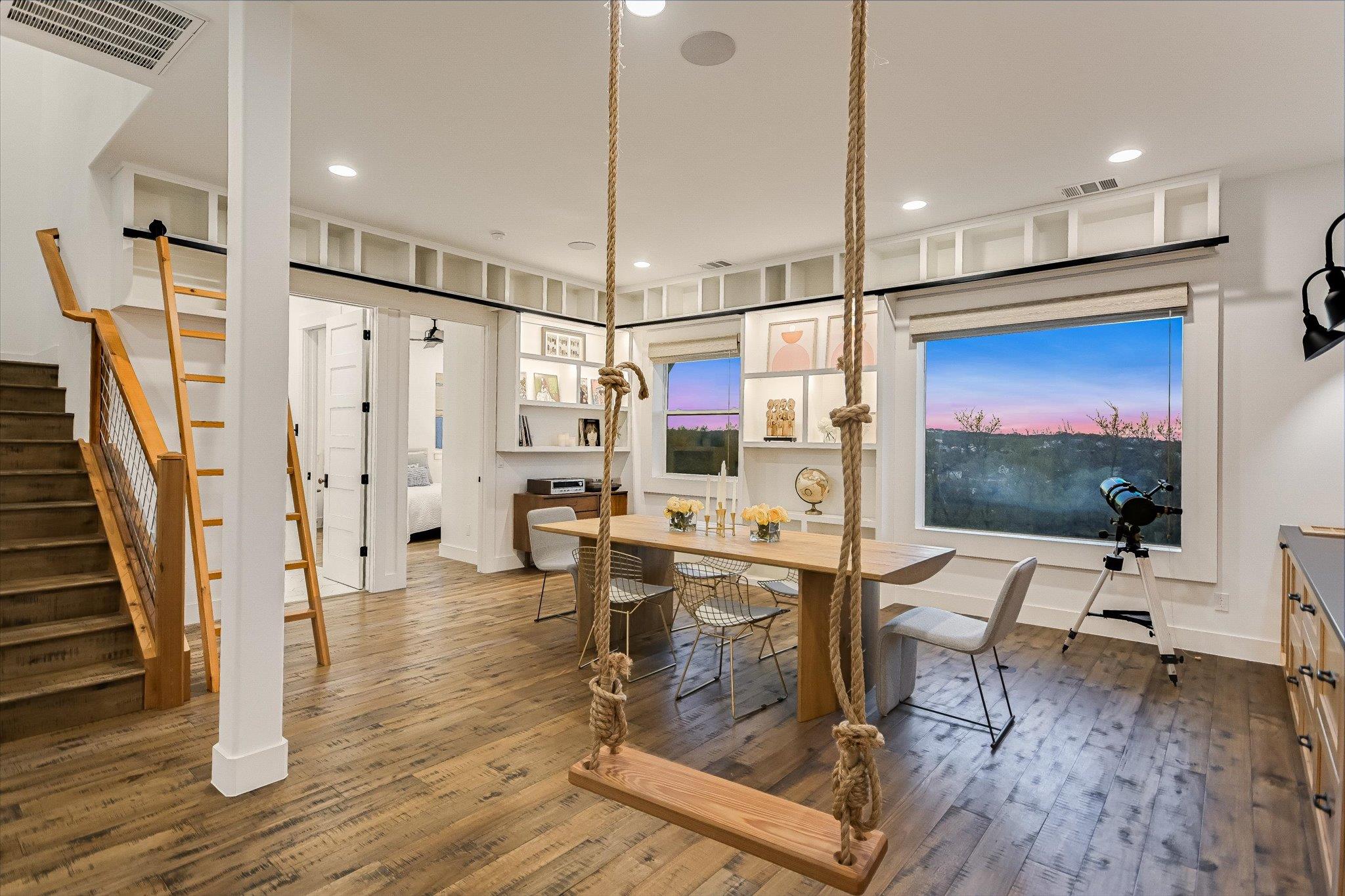 211 Ronay Dr, Spicewood, TX 78669