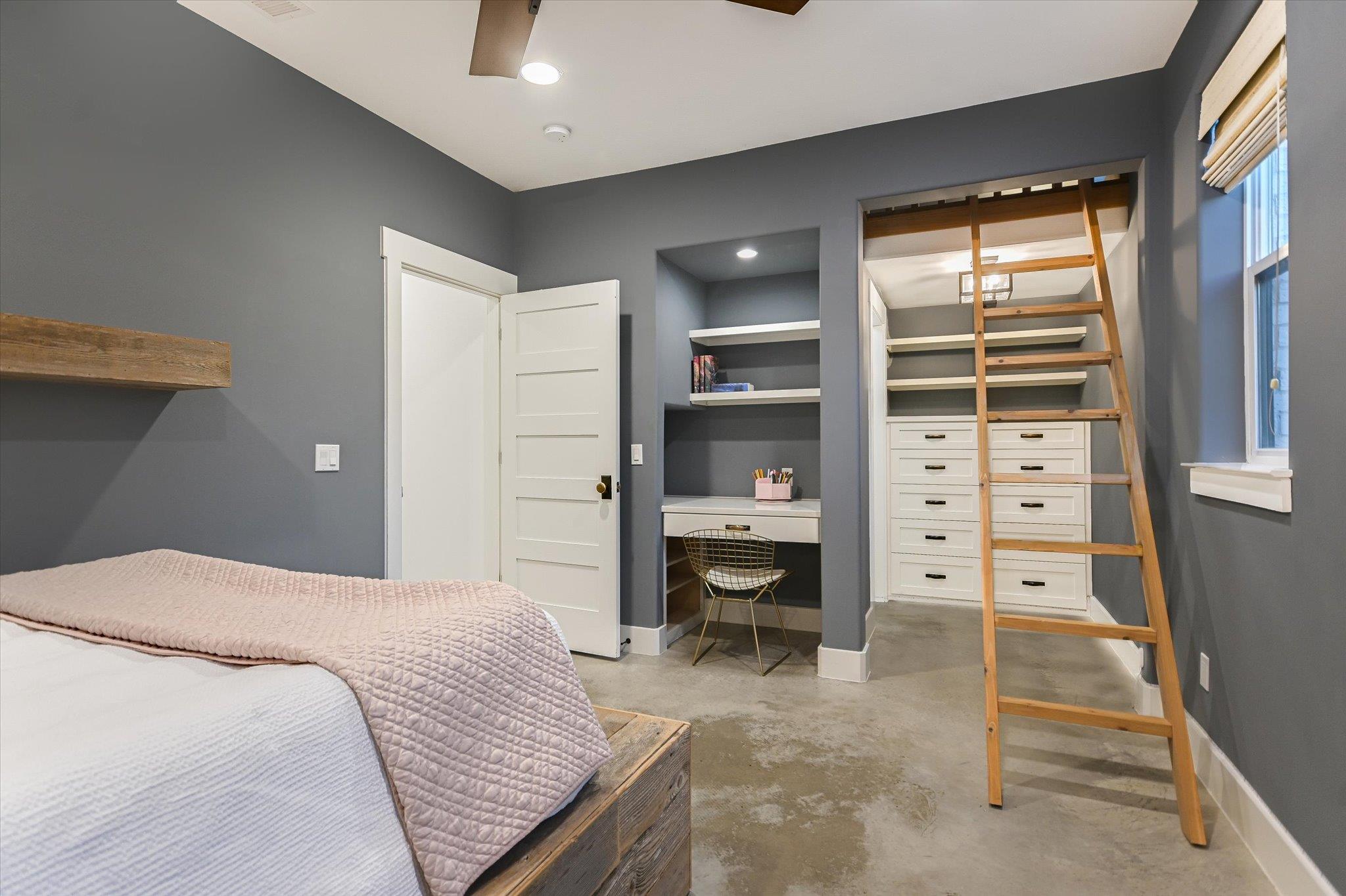 211 Ronay Dr, Spicewood, TX 78669