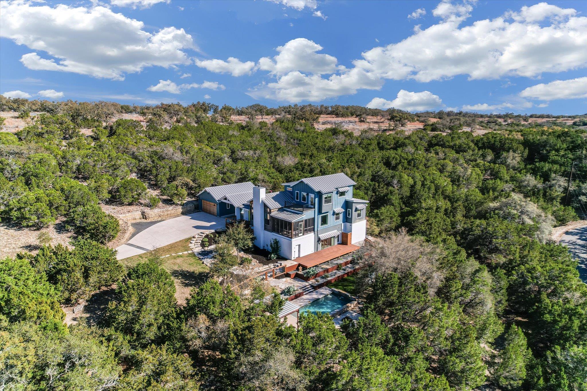 211 Ronay Dr, Spicewood, TX 78669