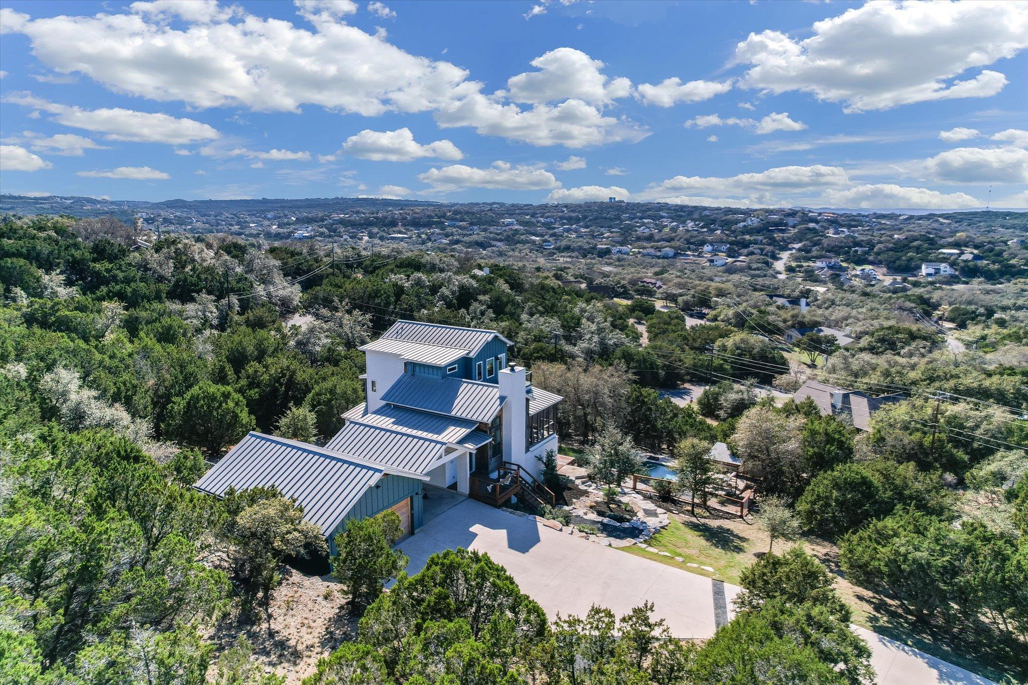 211 Ronay Dr, Spicewood, TX 78669