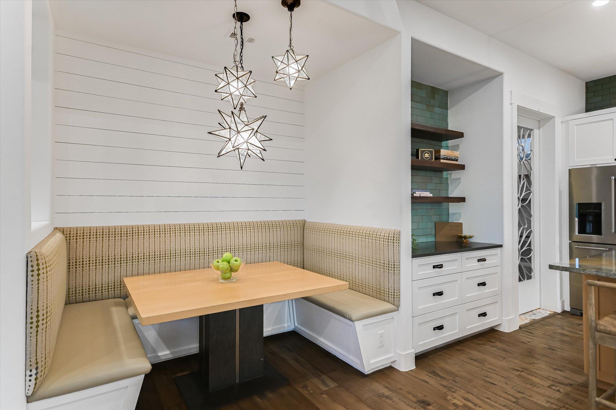 211 Ronay Dr, Spicewood, TX 78669