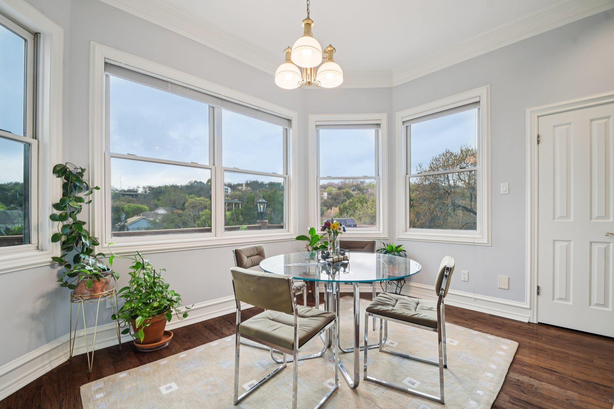 5902 Down Valley Ct, Austin, TX 78731