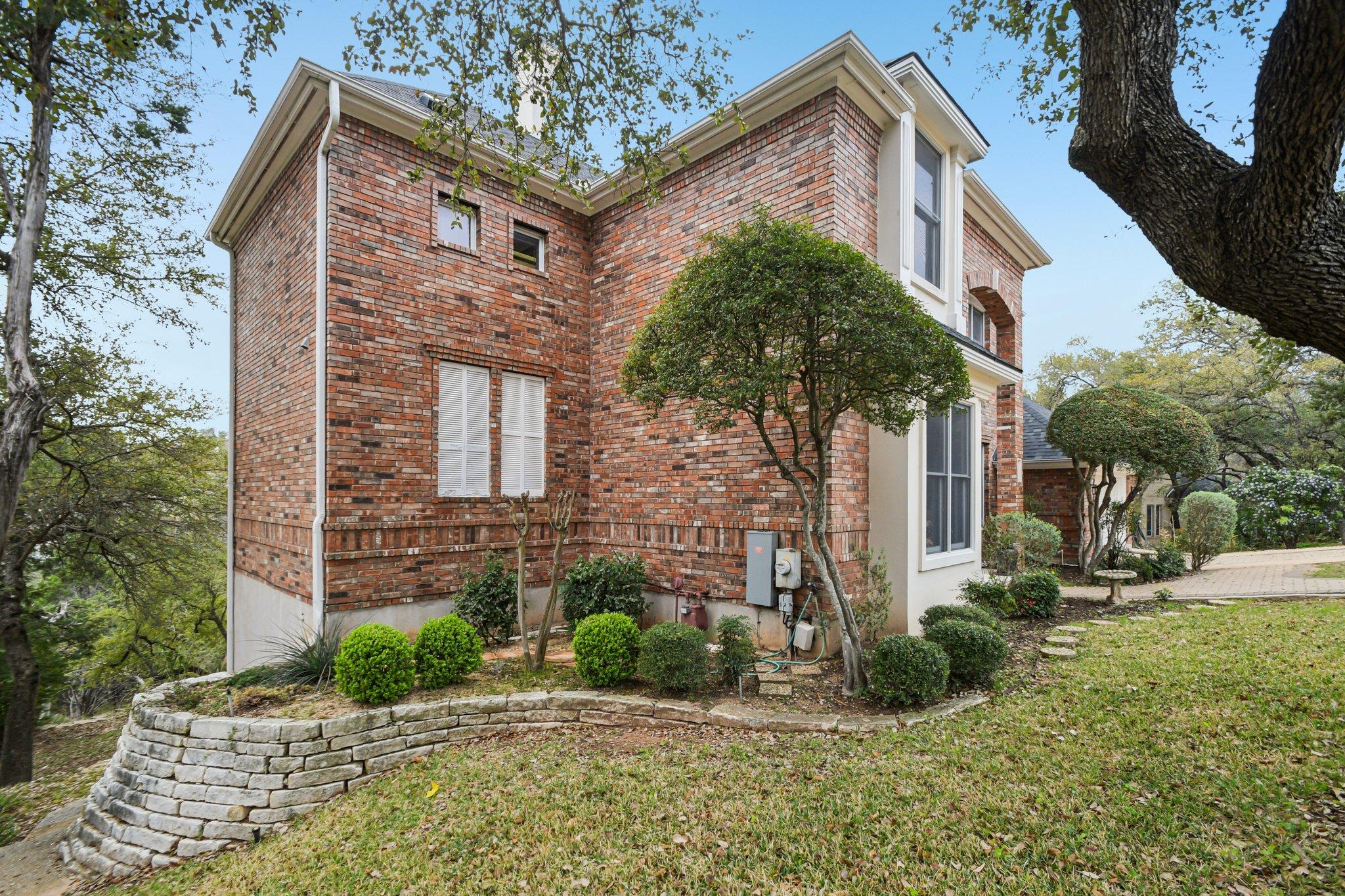 5902 Down Valley Ct, Austin, TX 78731