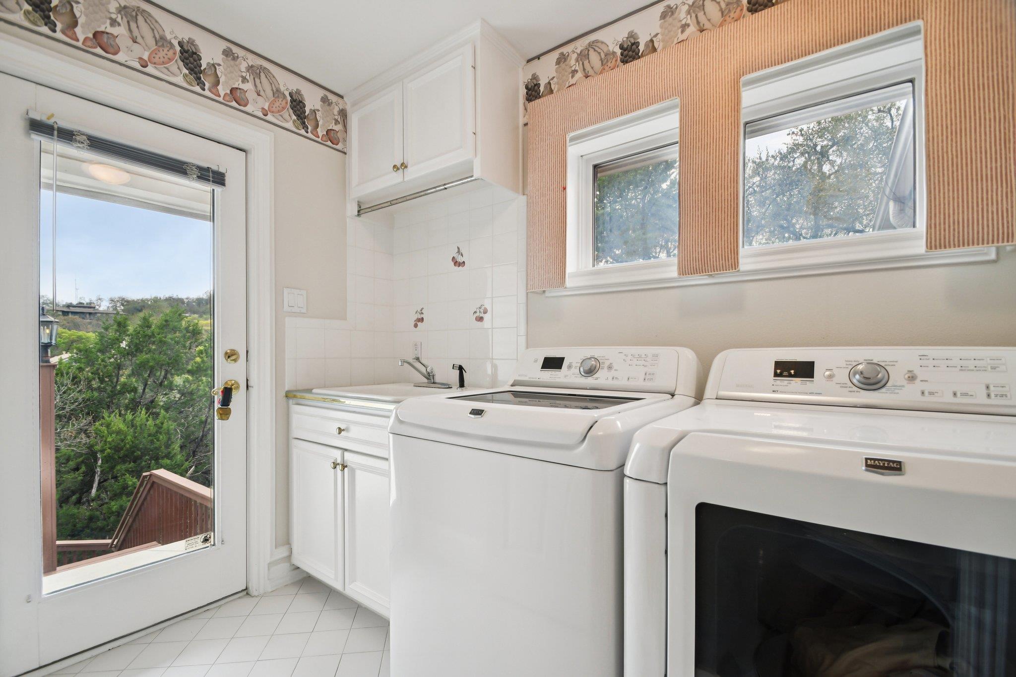 5902 Down Valley Ct, Austin, TX 78731