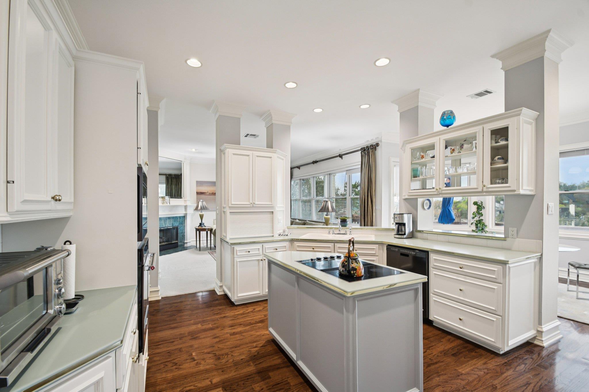 5902 Down Valley Ct, Austin, TX 78731