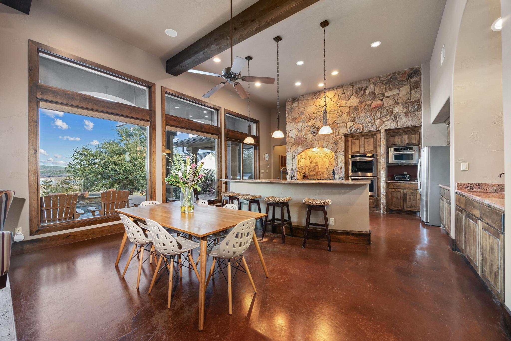 303 Yaupon Dr, Spicewood, TX 78669