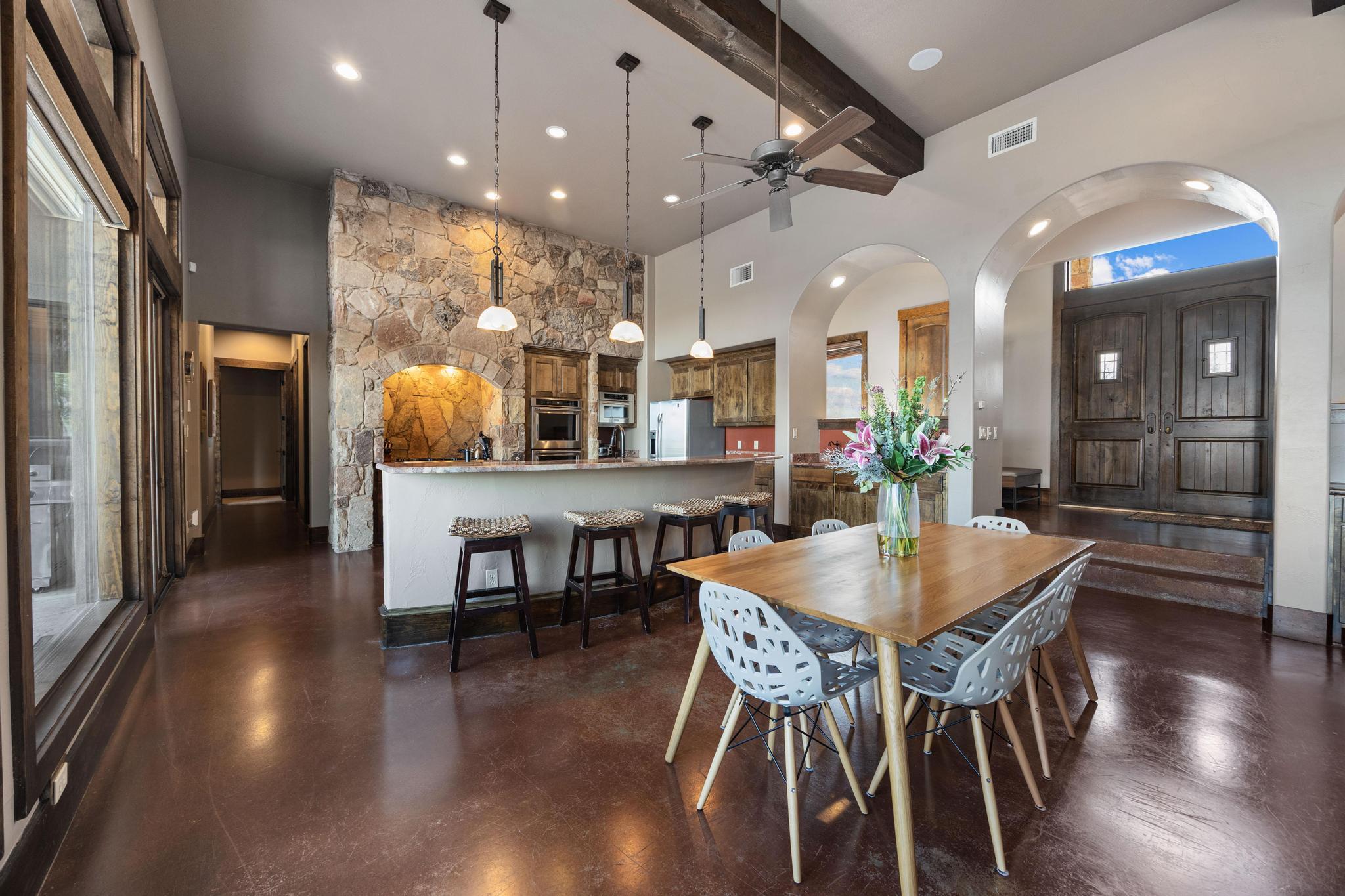 303 Yaupon Dr, Spicewood, TX 78669