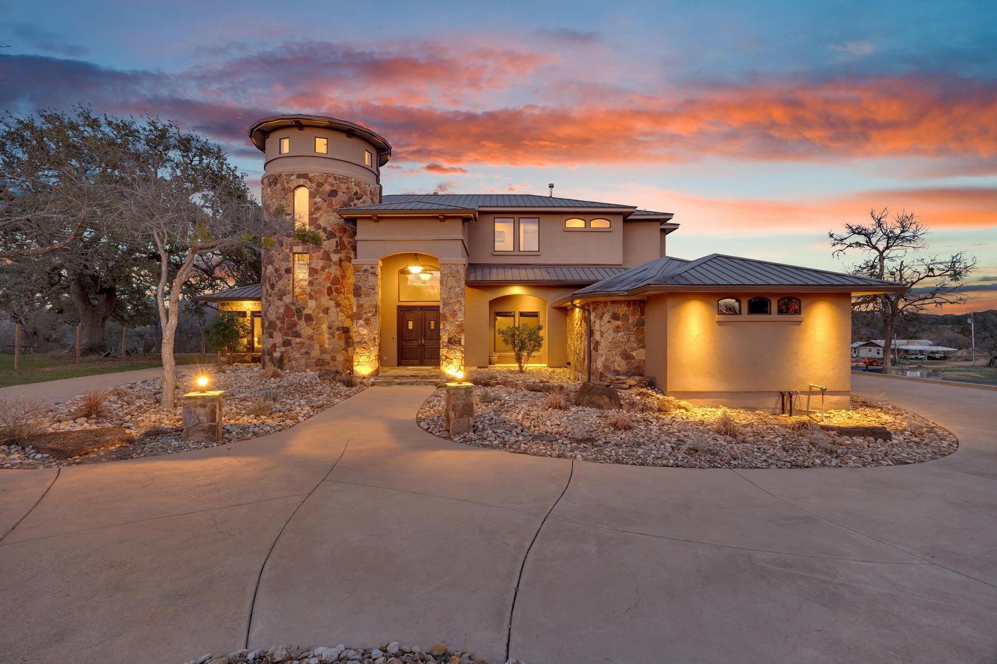 303 Yaupon Dr, Spicewood, TX 78669