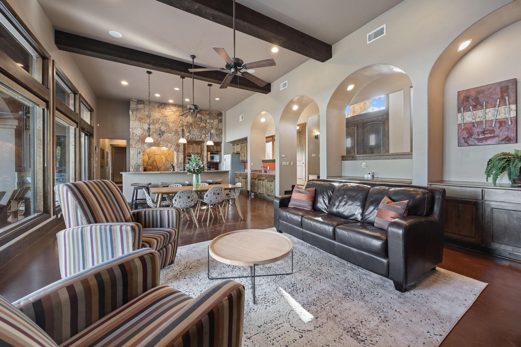 303 Yaupon Dr, Spicewood, TX 78669