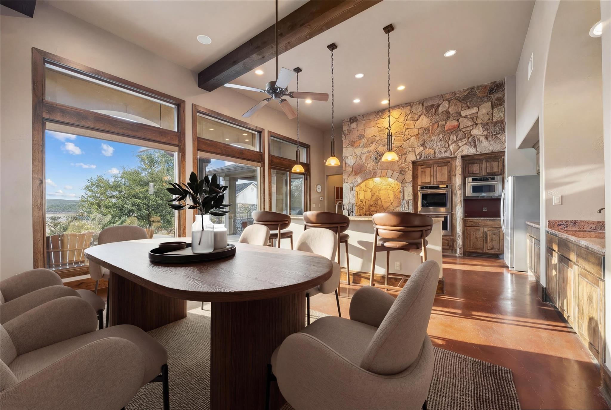 303 Yaupon Dr, Spicewood, TX 78669