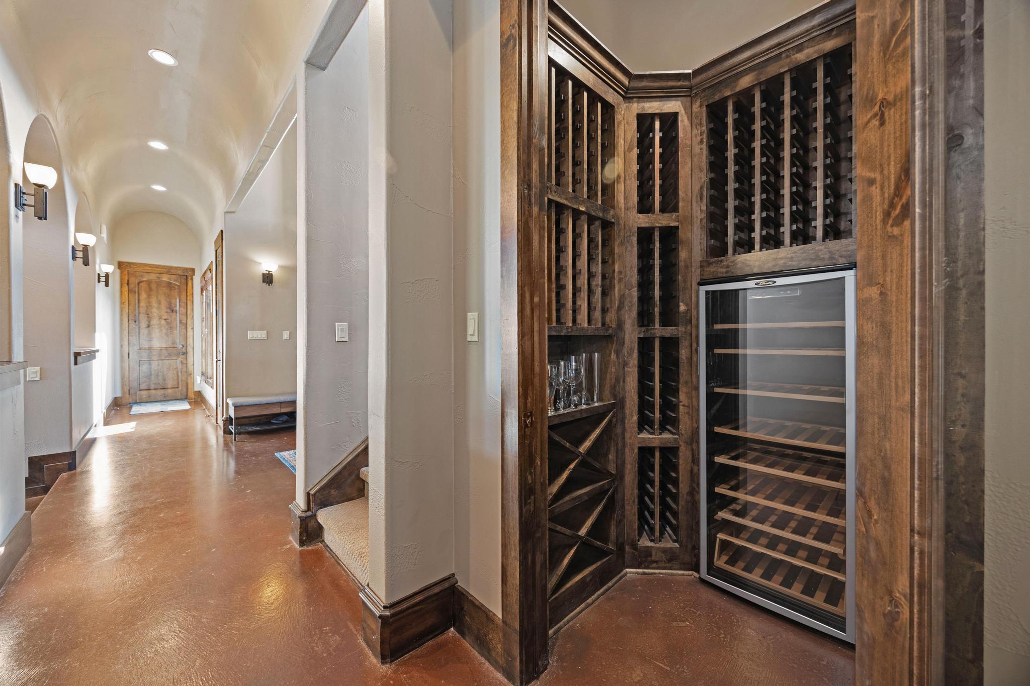 303 Yaupon Dr, Spicewood, TX 78669