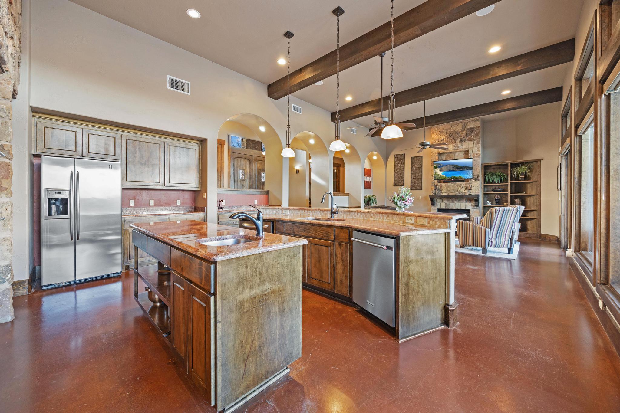 303 Yaupon Dr, Spicewood, TX 78669