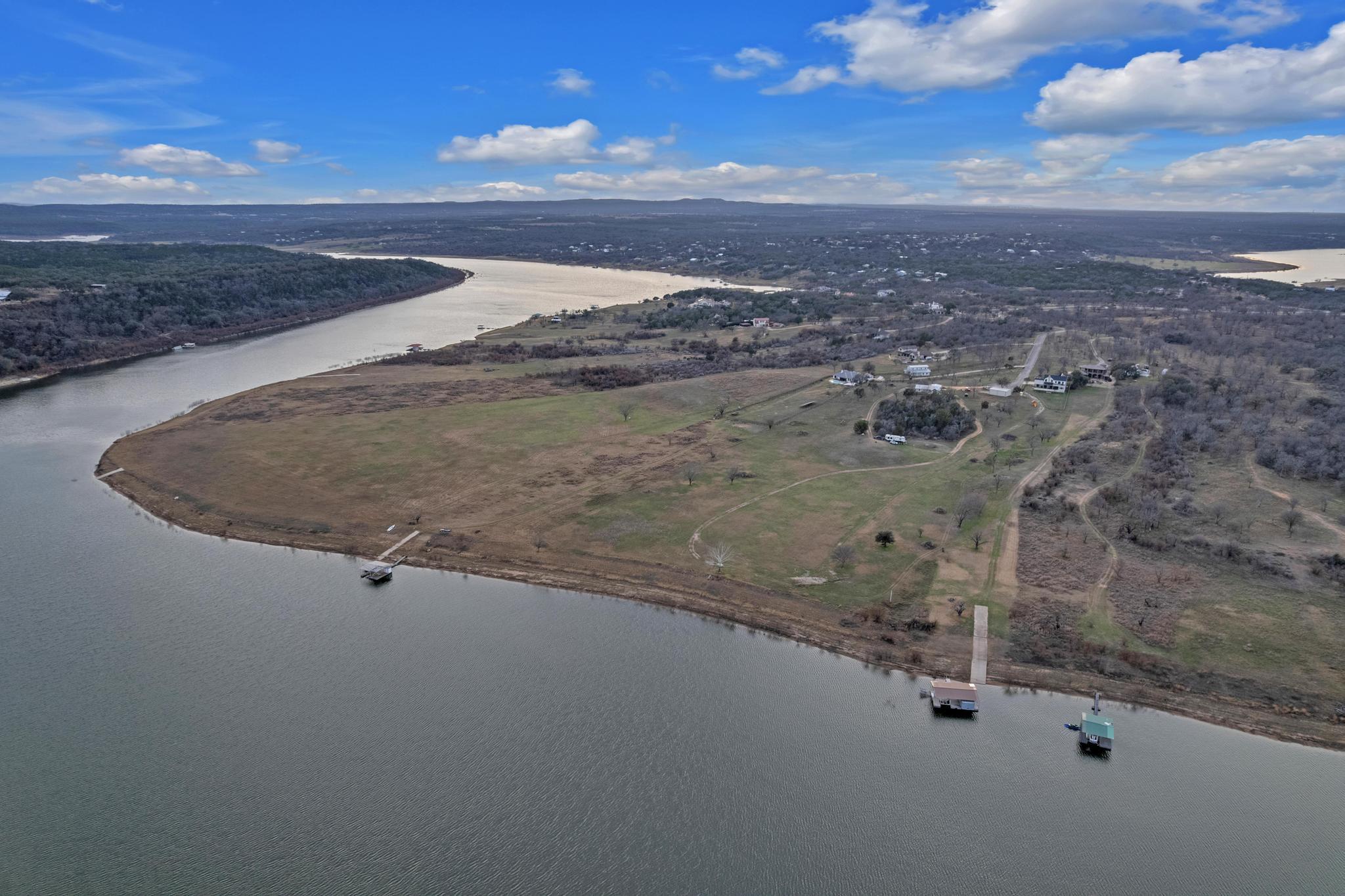 303 Yaupon Dr, Spicewood, TX 78669