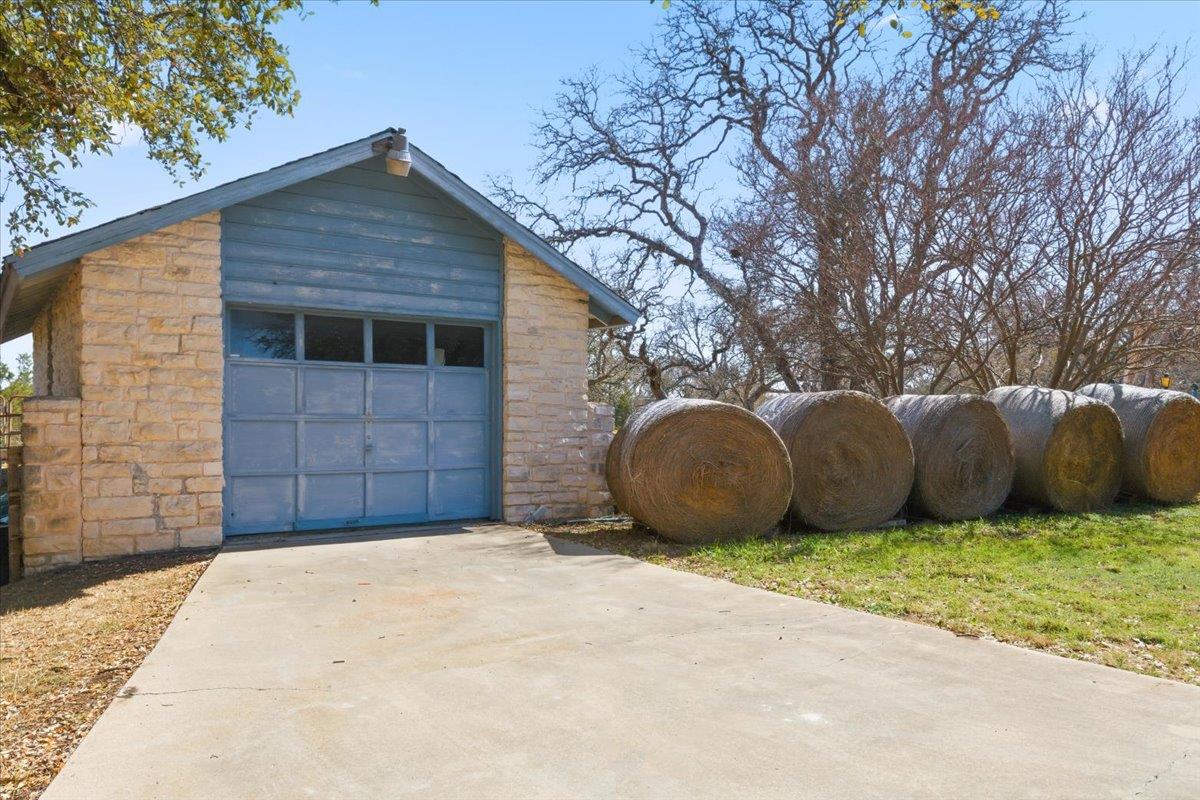 280 Cole Dr, Liberty Hill, TX 78642