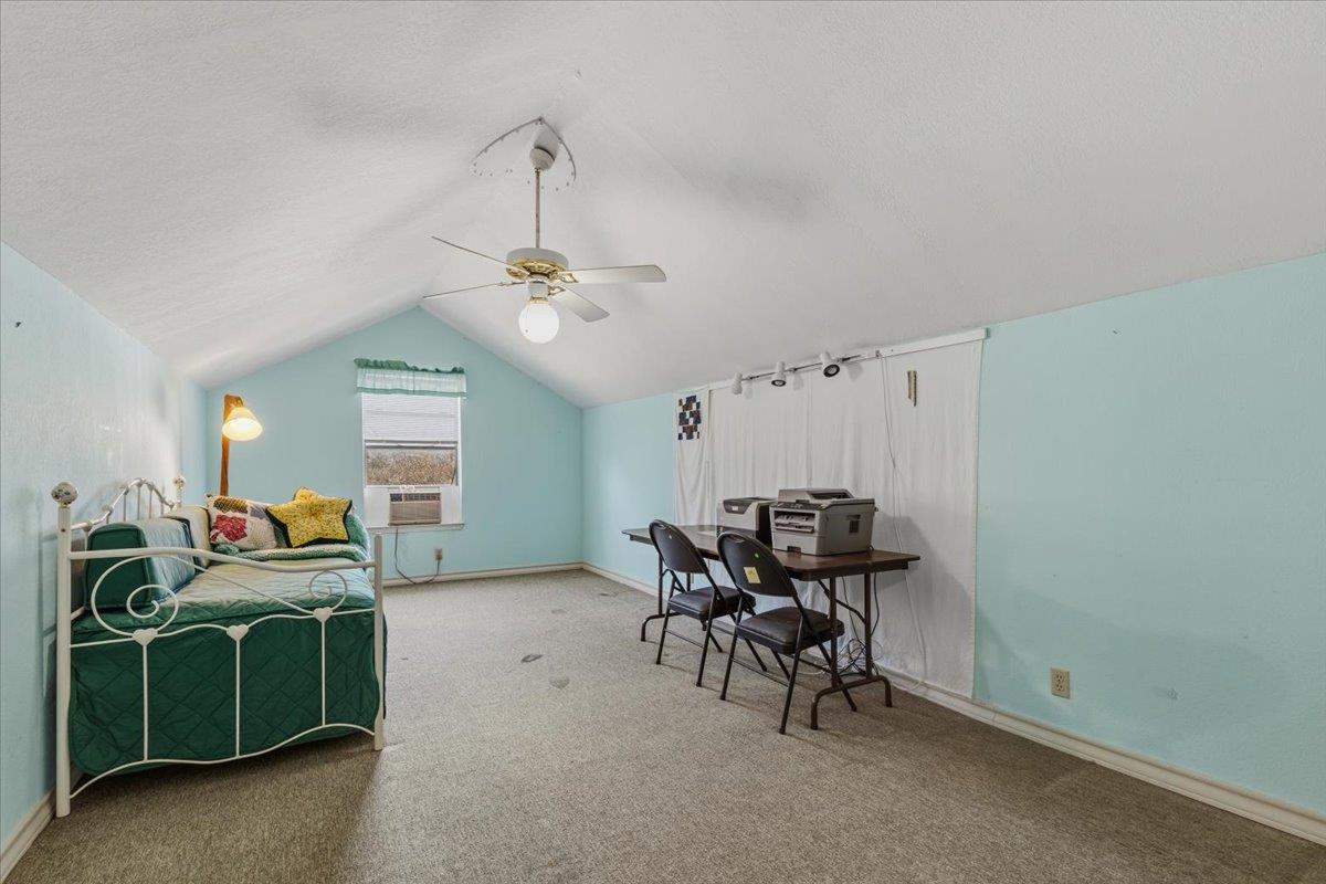 280 Cole Dr, Liberty Hill, TX 78642