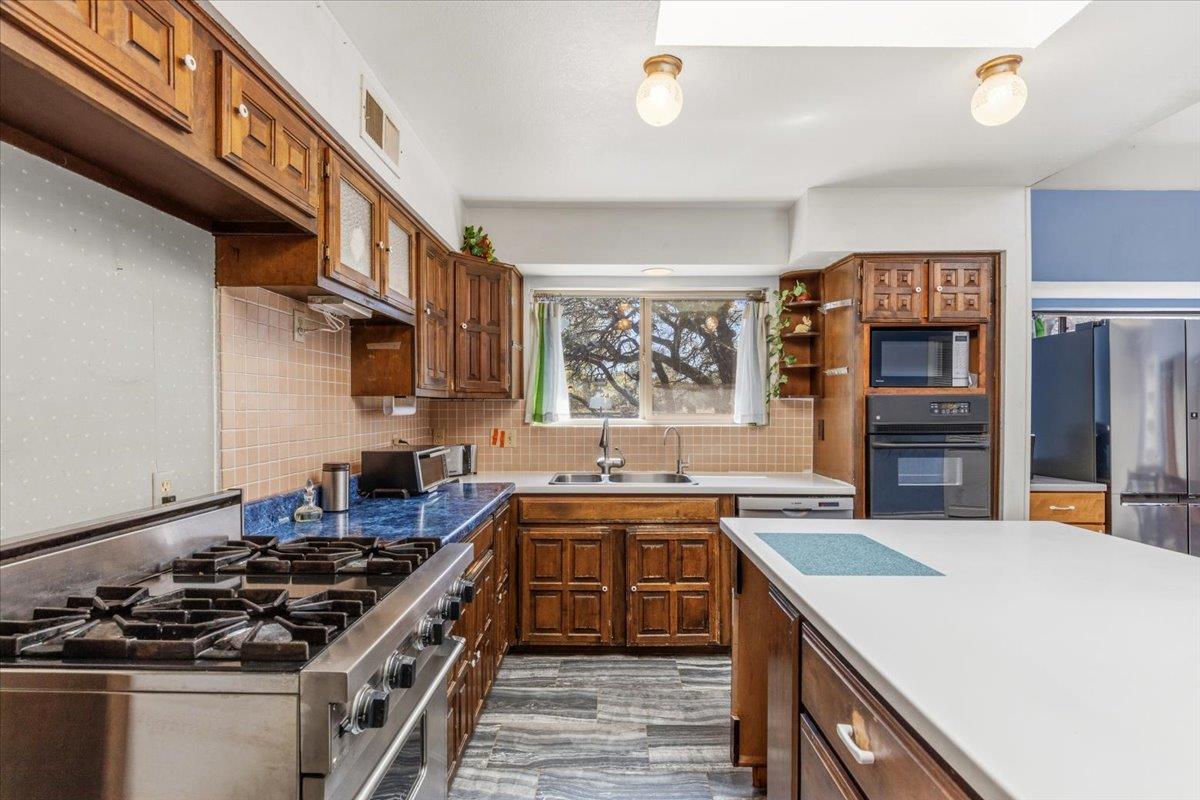 280 Cole Dr, Liberty Hill, TX 78642