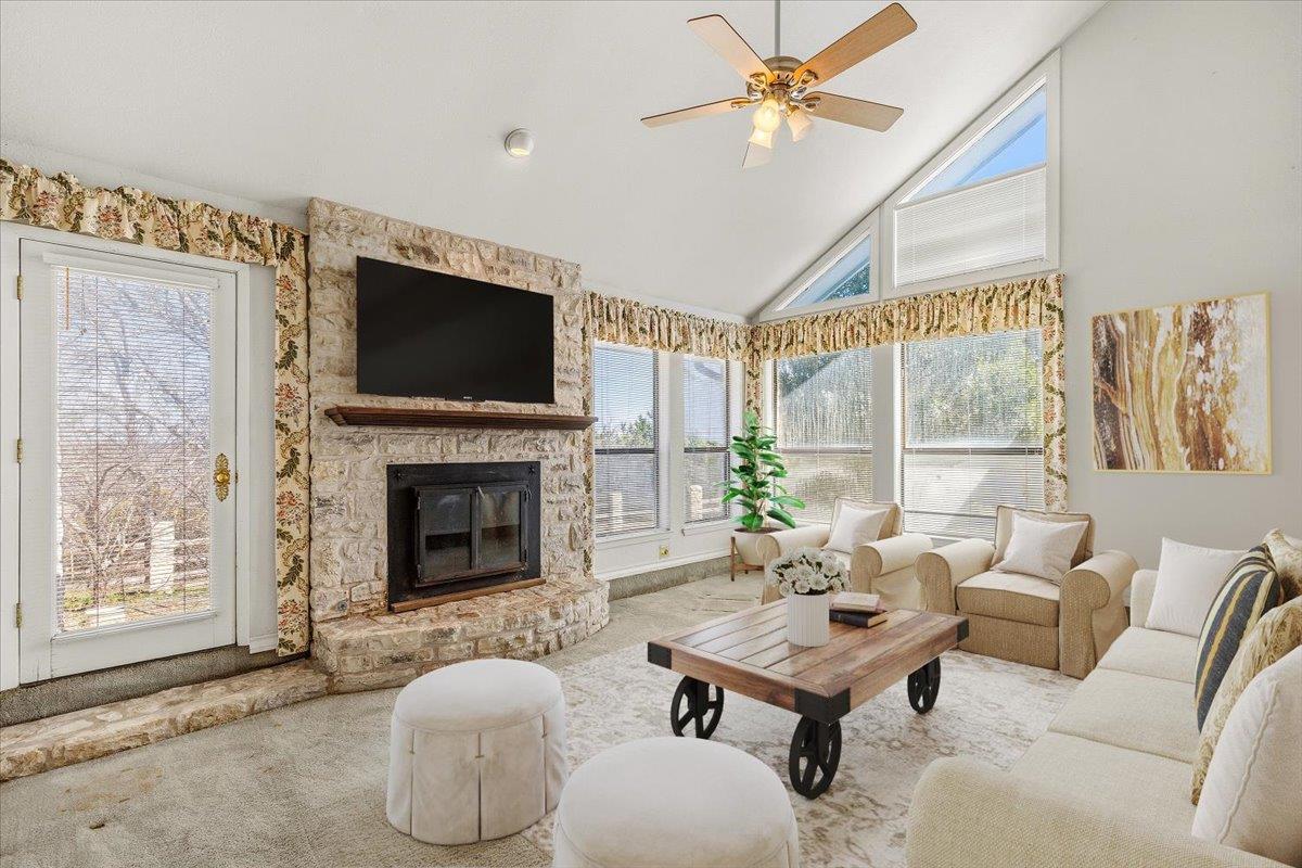 280 Cole Dr, Liberty Hill, TX 78642