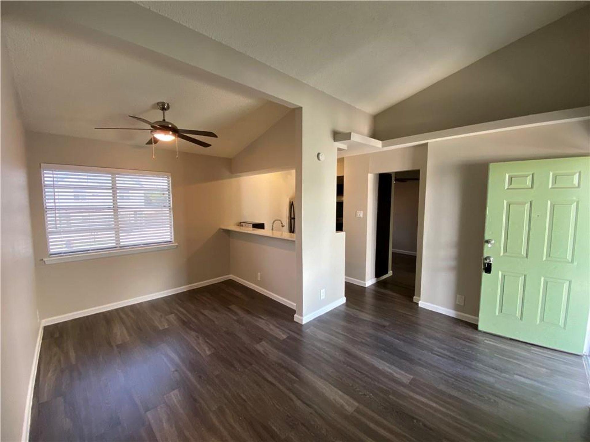 4314 Gillis St # 207, Austin, TX 78745