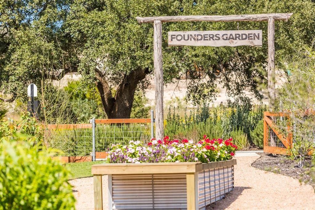 137 White Sage Ln, Liberty Hill, TX 78642