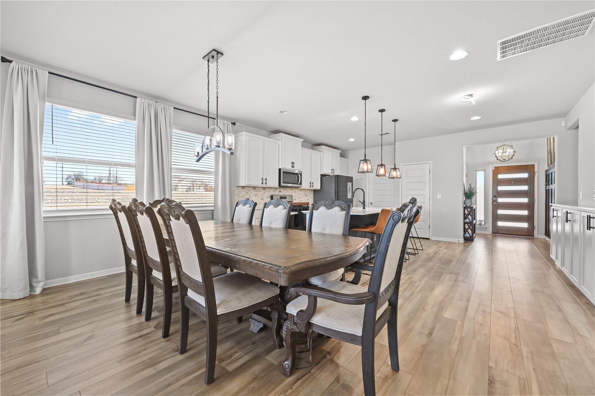 207 Dogvane Cir W, Kyle, TX 78640