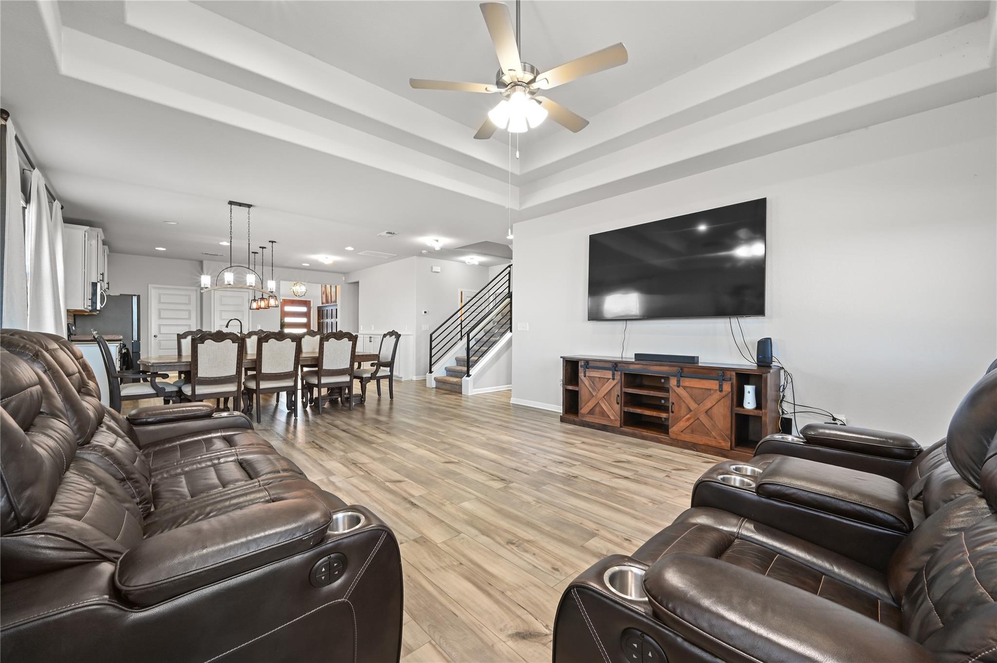 207 Dogvane Cir W, Kyle, TX 78640